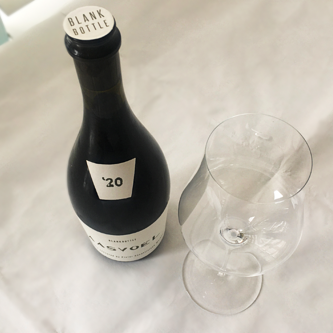 BLANKbottle Aasvoël 2020 bottle and empty glass